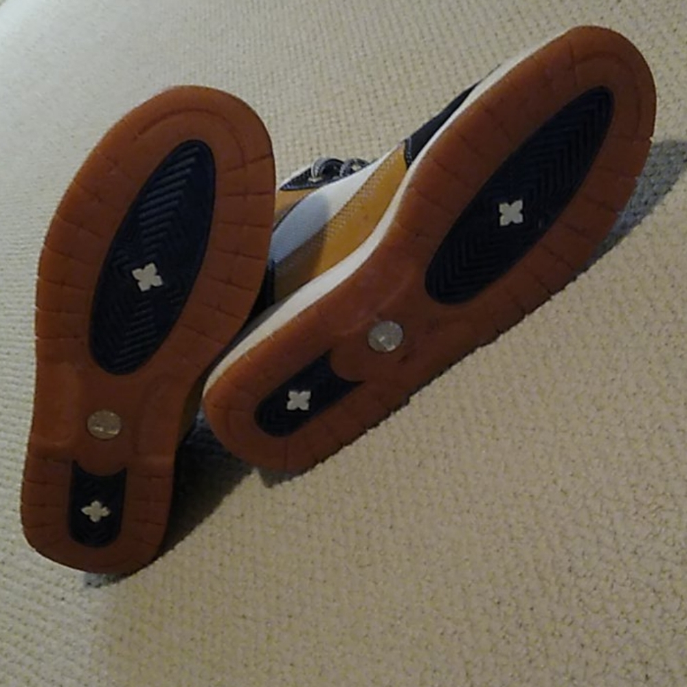 Shoes - Picture 4 of 12